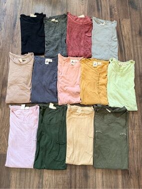 13 Urban Outfitters Mixed Men’s Tee Bundle - Assorted Colors